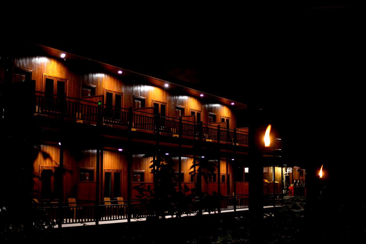 ホテル プラタサバ リゾート Maratua Island エクステリア 写真
